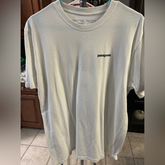 Men’s Patagonia white tee | size XL - Picture 2 of 3